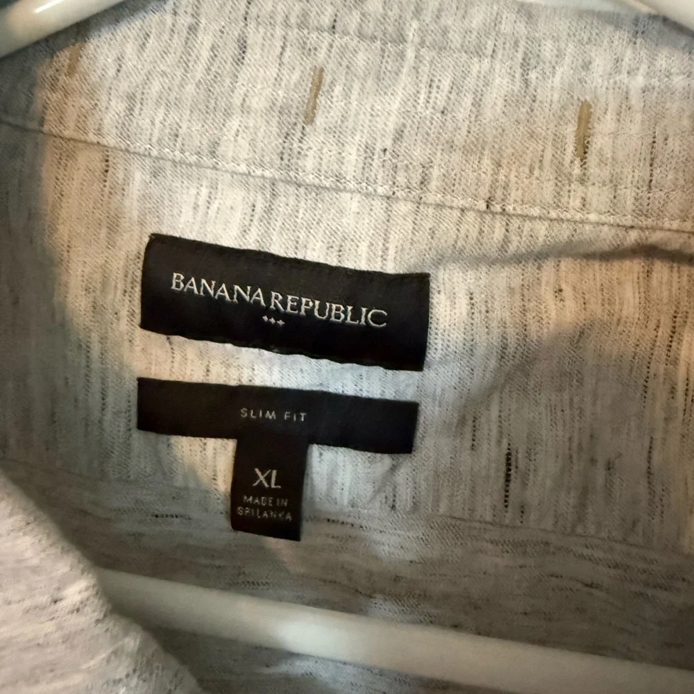 Banana Republic Gray Casual Button Down Shirt slim fit